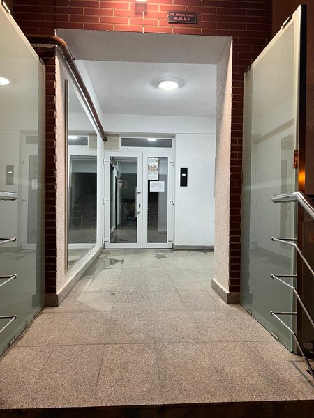 Straulestii, particular, ap cu curte,  2 camere